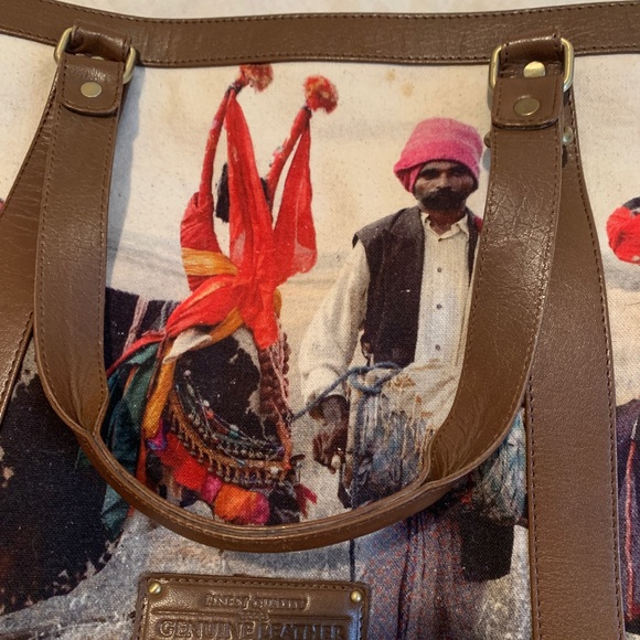 India photography tote bag with brown leather accents - Picture 10 of 16